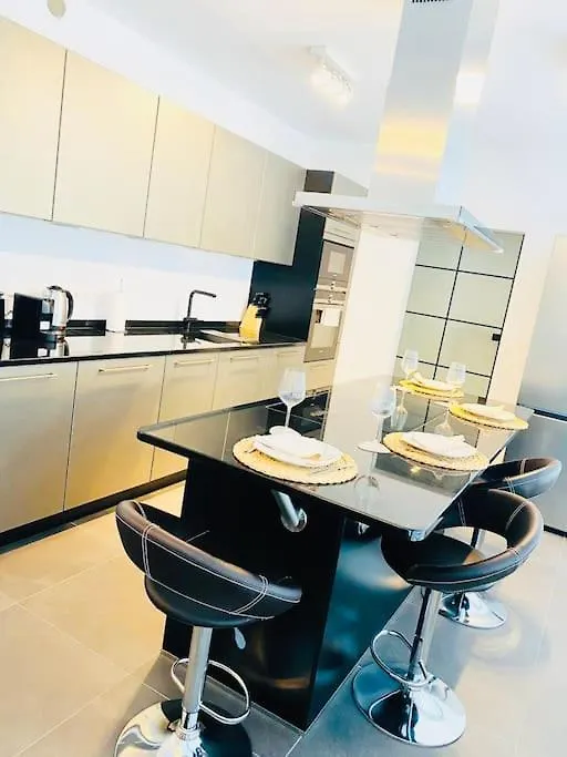Brand New 2 Bedrooms Penthouse In Center, Terrace And Parking 152 Hesperange Daire
